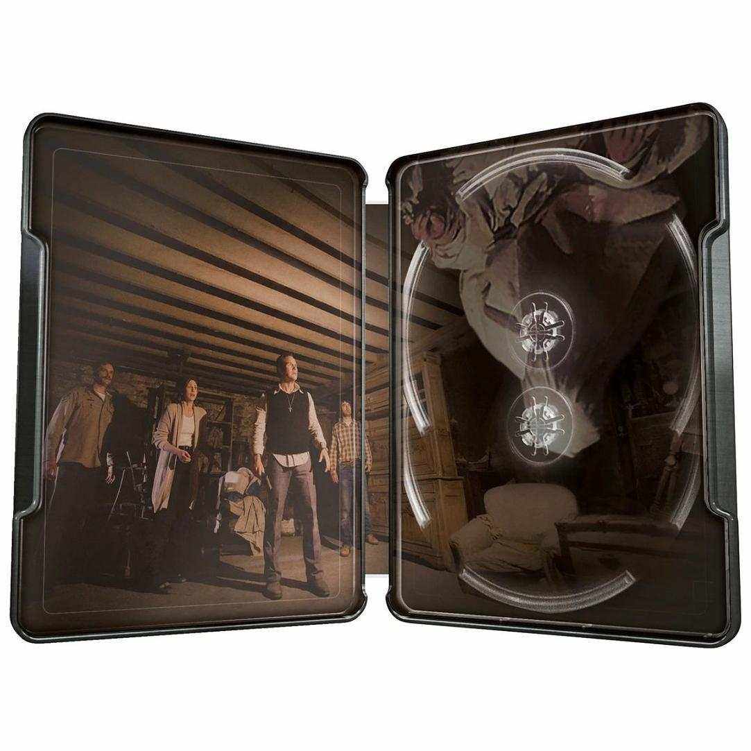 The Conjuring 4K Ultra HD UK Steelbook open case with horror scene artwork inside
